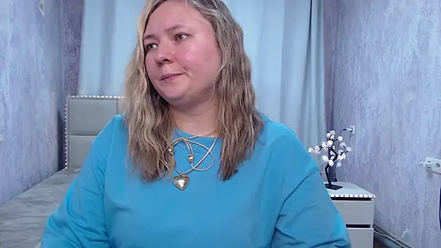 Snapshot of SallyVerda chatting on 05.19.26 SallyVerda online show from 05.19.26