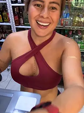 Snapshot of Amber_Martins_ chatting on 02.04.25 Amber Martins online show from 02.04.25