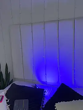 Snapshot of Amber_Martins_ chatting on 02.25.25 Amber Martins online show from 02.25.25