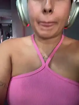 Snapshot of Amber_Martins_ chatting on 03.04.25 Amber Martins online show from 03.04.25