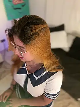 Snapshot of Amber_Martins_ chatting on 10.07.25 Amber Martins online show from 10.07.25