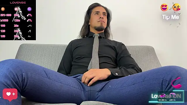 Snapshot of Tom_blunt96 chatting on 10.10.25 Tom blunt96 online show from 10.10.25