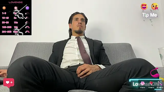 Snapshot of Tom_blunt96 chatting on 10.15.25 Tom blunt96 online show from 10.15.25