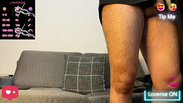 Snapshot of Tom_blunt96 chatting on 10.26.25 Tom blunt96 online show from 10.26.25