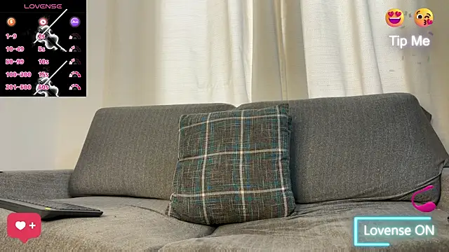 Snapshot of Tom_blunt96 chatting on 11.08.25 Tom blunt96 online show from 11.08.25