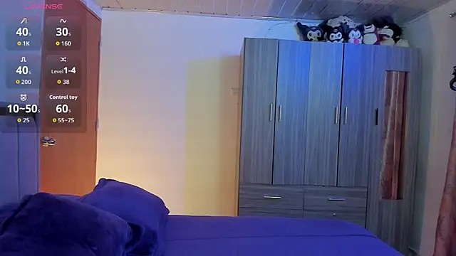 Snapshot of Kayla_foxxy chatting on 10.01.25 Kayla foxxy online show from 10.01.25