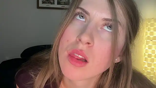 YUMIandbigWOLF online show from 02.07.25