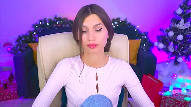 Snapshot of MollyPerry chatting on 12.08.24 MollyPerry online show from 12.08.24