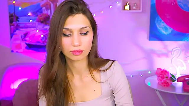 Snapshot of MollyPerry chatting on 12.18.24 MollyPerry online show from 12.18.24