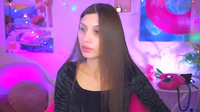 Snapshot of MollyPerry chatting on 12.21.24 MollyPerry online show from 12.21.24