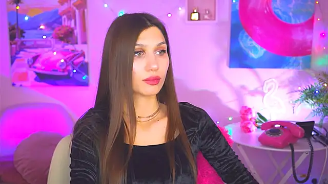 Snapshot of MollyPerry chatting on 12.21.24 MollyPerry online show from 12.21.24