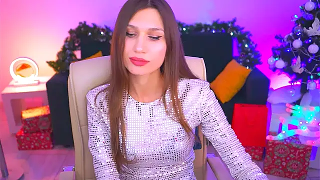 Snapshot of MollyPerry chatting on 12.23.24 MollyPerry online show from 12.23.24