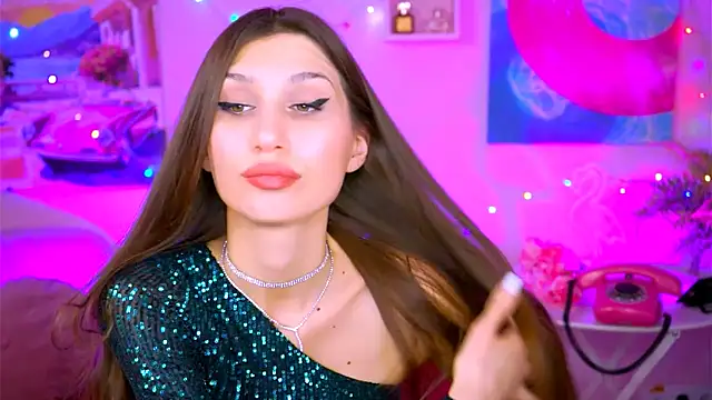 Snapshot of MollyPerry chatting on 12.25.24 MollyPerry online show from 12.25.24