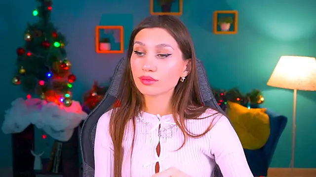 Snapshot of MollyPerry chatting on 12.27.24 MollyPerry online show from 12.27.24