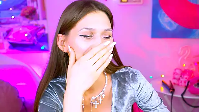 Snapshot of MollyPerry chatting on 12.30.24 MollyPerry online show from 12.30.24