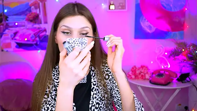 Snapshot of MollyPerry chatting on 01.15.25 MollyPerry online show from 01.15.25