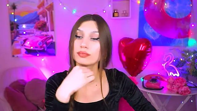 Snapshot of MollyPerry chatting on 02.19.25 MollyPerry online show from 02.19.25