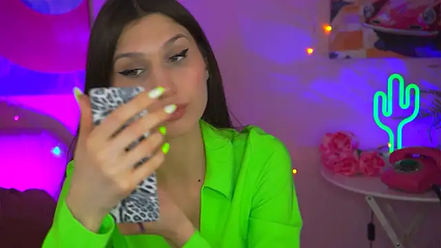 Snapshot of MollyPerry chatting on 03.11.25 MollyPerry online show from 03.11.25