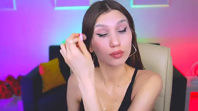 Snapshot of MollyPerry chatting on 03.19.25 MollyPerry online show from 03.19.25