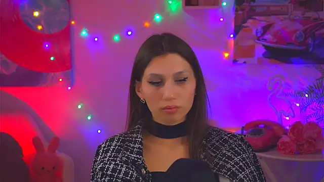 Snapshot of MollyPerry chatting on 03.21.25 MollyPerry online show from 03.21.25