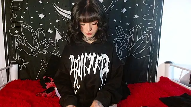 Isabella  dark online show from 10.15.25