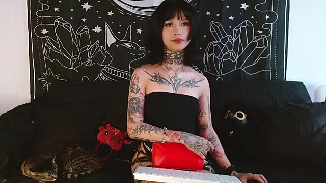 Isabella  dark online show from 11.05.25