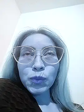 Snapshot of JuliaMack chatting on 09.26.25 JuliaMack online show from 09.26.25