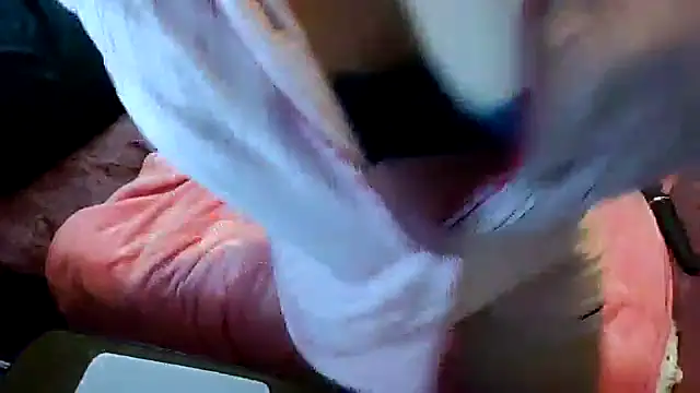 Snapshot of XxxAprilxxX chatting on 10.12.25 XxxAprilxxX online show from 10.12.25