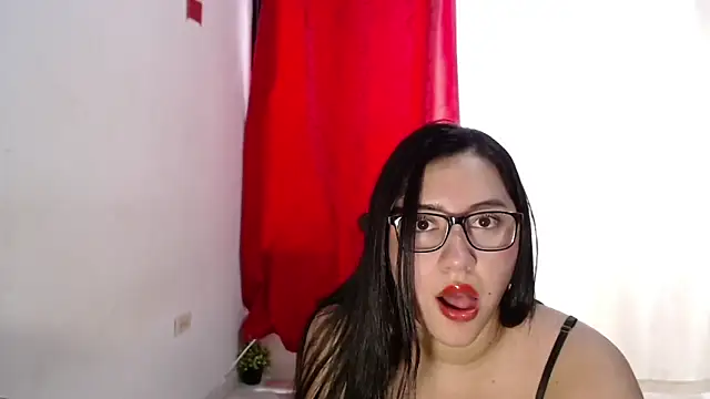 Snapshot of LuciaTomson chatting on 07.01.26 LuciaTomson online show from 07.01.26
