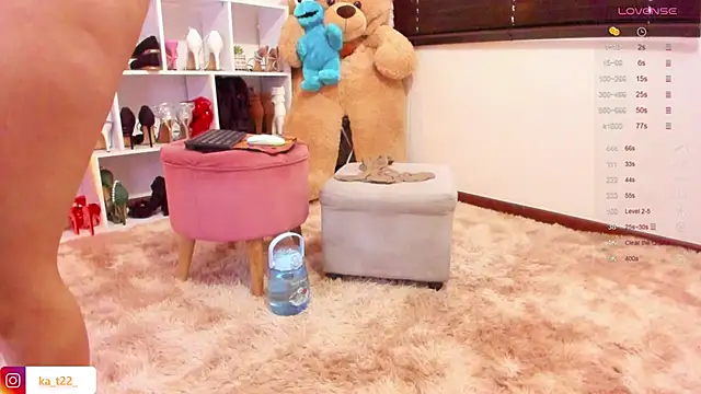 kariina  22 online show from 09.17.25