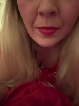 Snapshot of xxcurvyjessiexx chatting on 01.28.25 xxcurvyjessiexx online show from 01.28.25