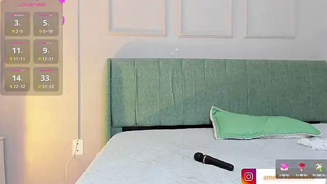 Snapshot of Sussanewolf chatting on 10.13.25 Sussanewolf online show from 10.13.25