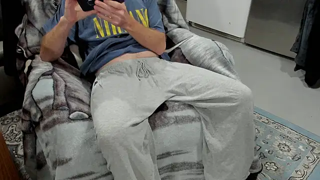 Snapshot of froy4986 chatting on 04.14.26 froy4986 online show from 04.14.26