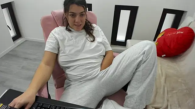 Dyana Kaylinn online show from 02.07.26