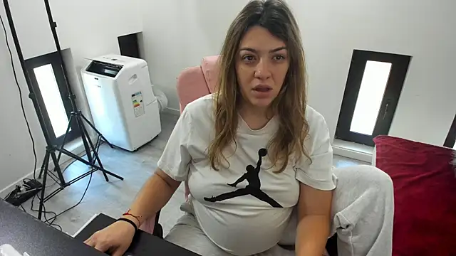 Dyana Kaylinn online show from 05.28.26