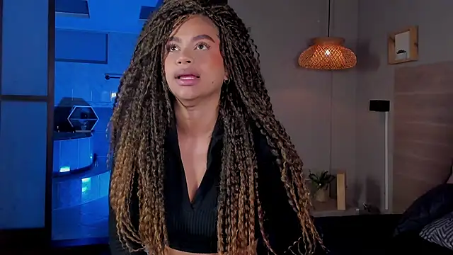 nayah   online show from 10.13.25