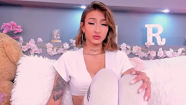 Snapshot of rosemonrooe chatting on 11.08.25 rosemonrooe online show from 11.08.25