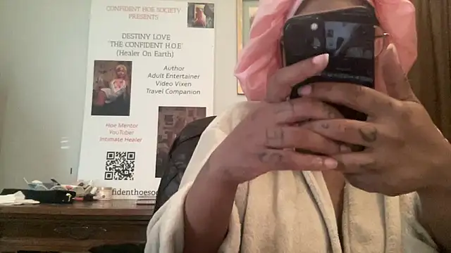 MommyConfident online show from 04.19.26