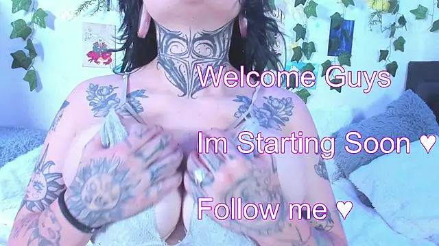 Snapshot of Dianne_Golden chatting on 12.07.24 Dianne Golden online show from 12.07.24