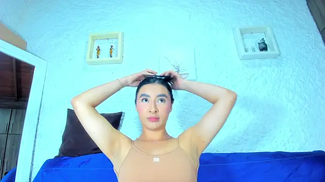 Snapshot of emiily_s chatting on 03.10.25 emiily s online show from 03.10.25