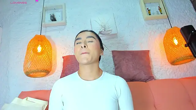 Snapshot of emiily_s chatting on 10.15.25 emiily s online show from 10.15.25