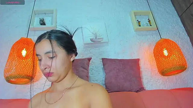 Snapshot of emiily_s chatting on 10.17.25 emiily s online show from 10.17.25