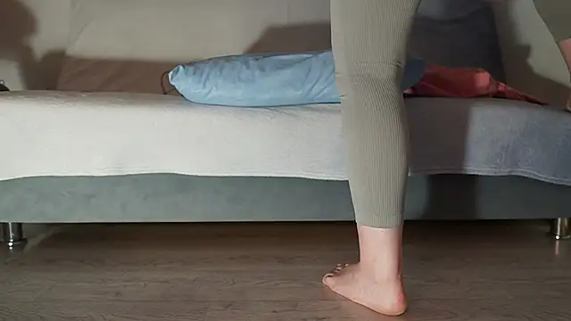 Snapshot of Fecvht45 chatting on 10.30.25 Fecvht45 online show from 10.30.25