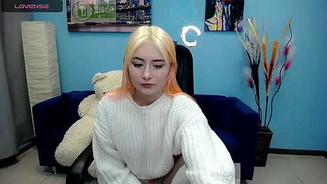 Snapshot of Tweet88 chatting on 12.05.24 Tweet88 online show from 12.05.24