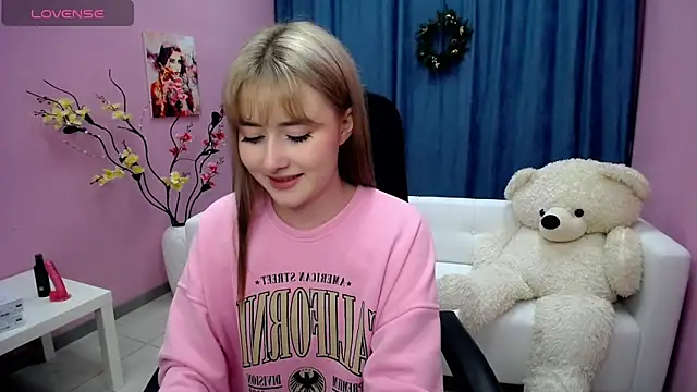 Snapshot of Tweet88 chatting on 01.05.25 Tweet88 online show from 01.05.25