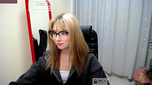 Snapshot of Tweet88 chatting on 01.21.25 Tweet88 online show from 01.21.25