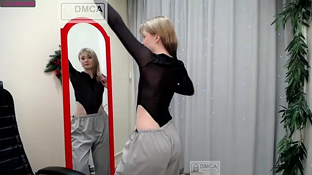 Snapshot of Tweet88 chatting on 02.02.25 Tweet88 online show from 02.02.25