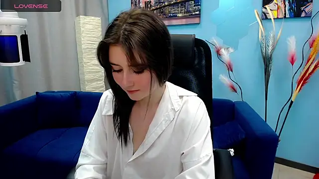 Snapshot of Tweet88 chatting on 02.25.25 Tweet88 online show from 02.25.25