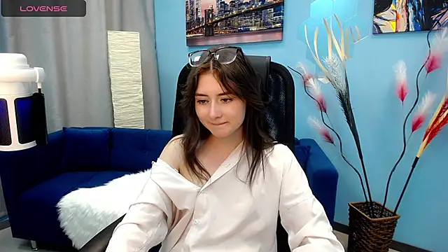 Snapshot of Tweet88 chatting on 02.28.25 Tweet88 online show from 02.28.25