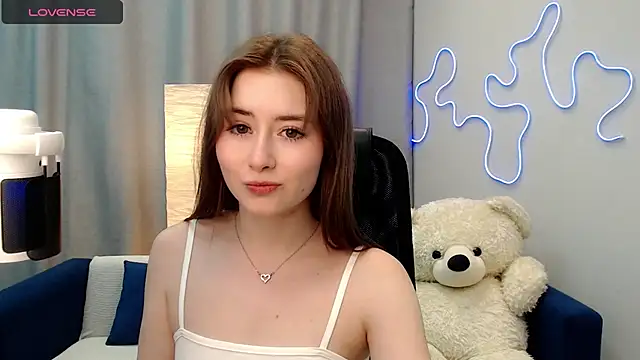 Snapshot of Tweet88 chatting on 03.21.25 Tweet88 online show from 03.21.25